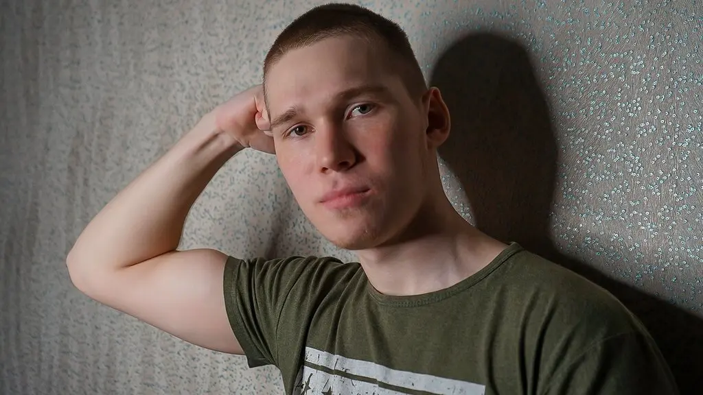 DavidEdson's live cam