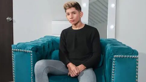 DidierMaciass's live cam