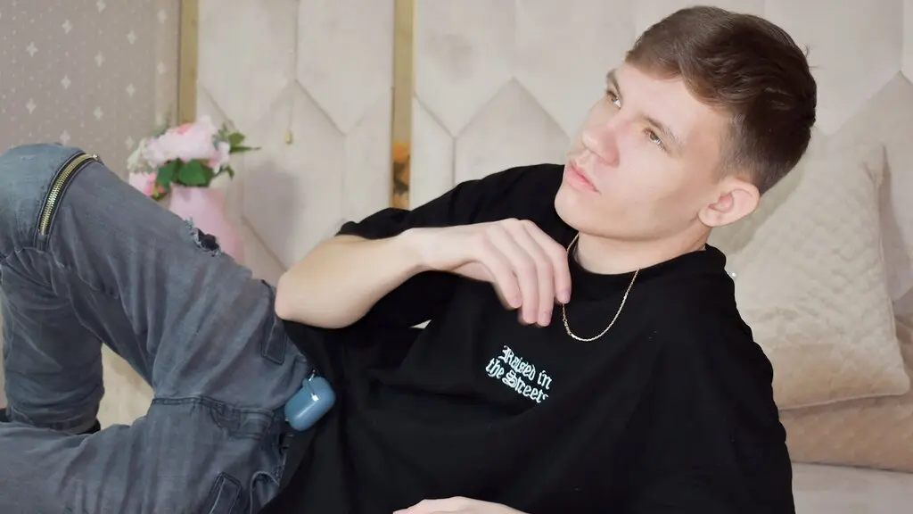 EthanWakir's live cam