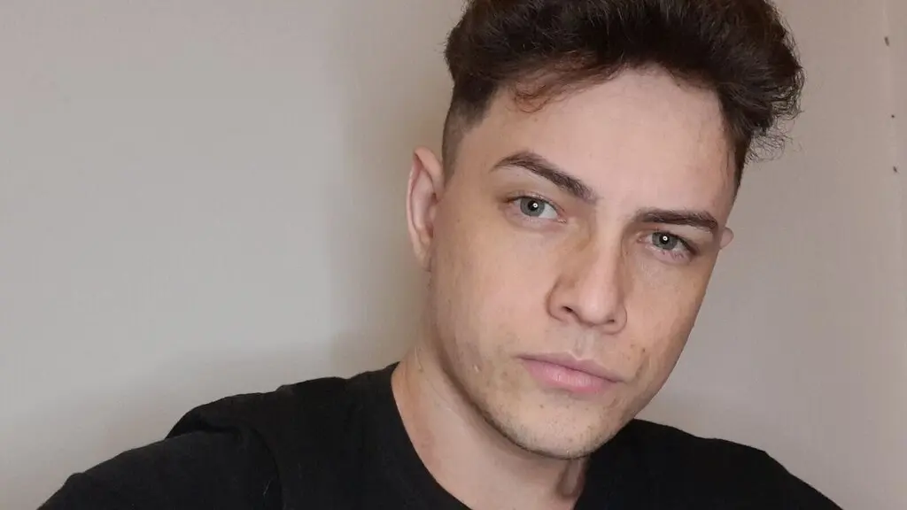 EvanDelmonte's live cam