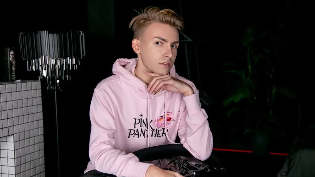 LandonApollo's live cam