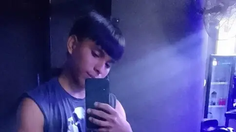 TylerNavas's live cam