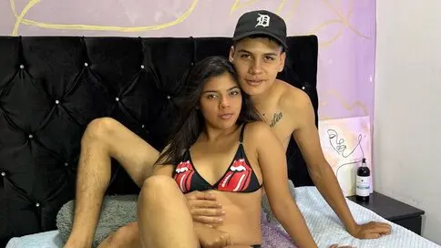AnthonyAndMia's live cam