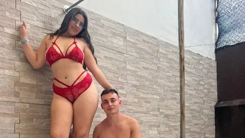 BritanyAndMurdok's live cam