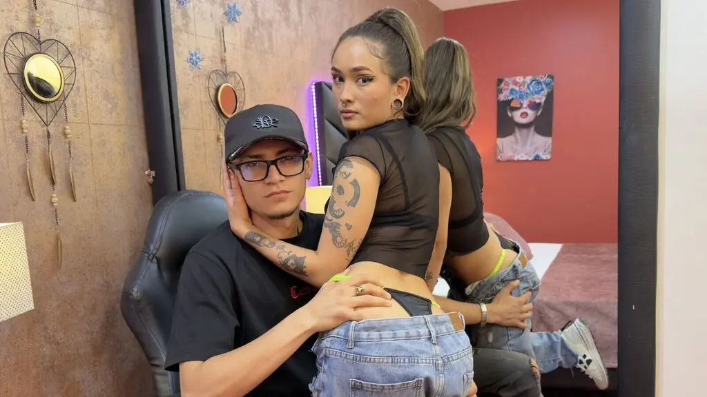 KatiAndJacob's live cam