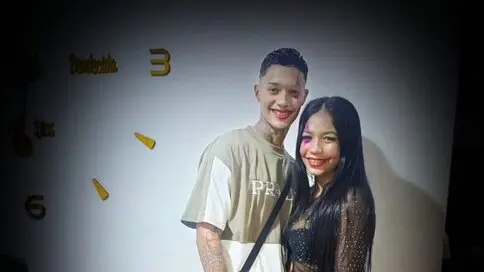 YuleimysAndAlex's live cam