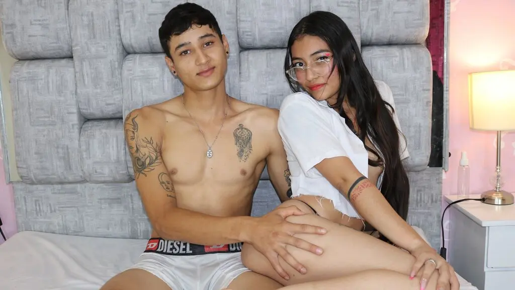 ZakAndZoe's live cam