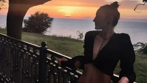 AllisonReech's live cam