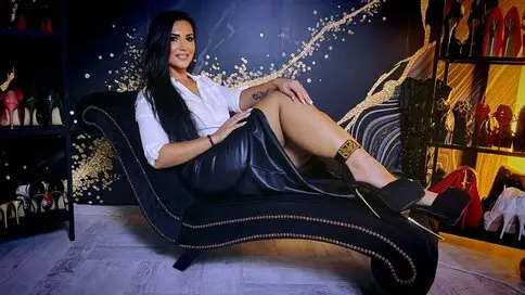 RaveenNoire's live cam