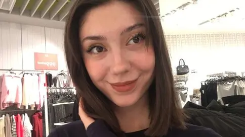 AdalineFrush's live cam