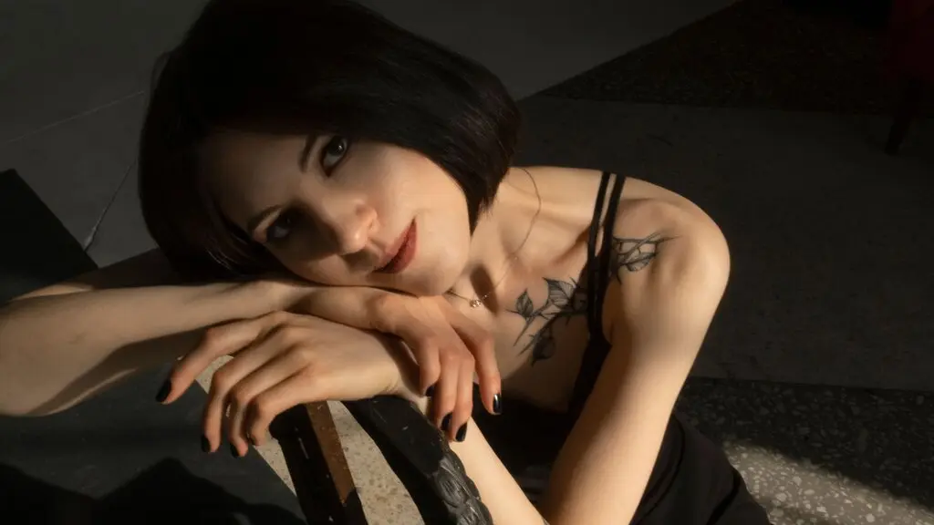 AdeleRoux's live cam