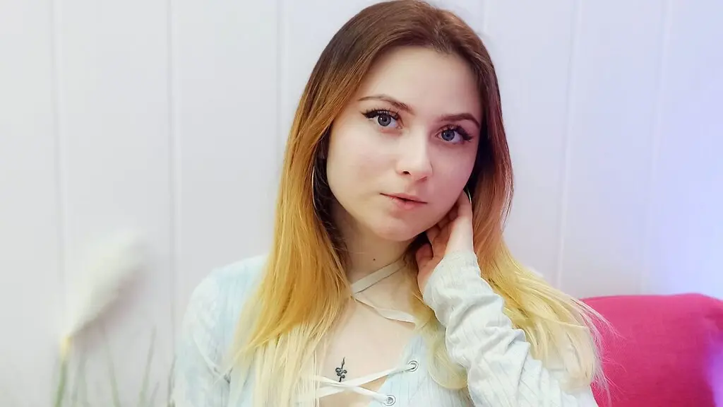 AliceBrowdy's live cam