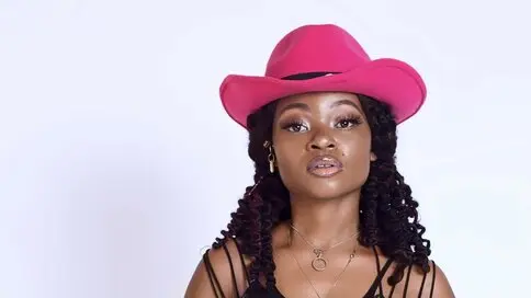 AmaAmivie's live cam