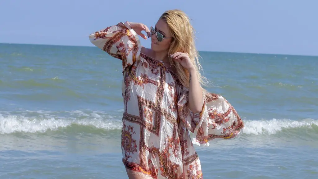 AmaTaylor's live cam