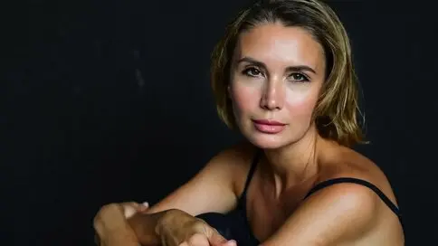 AnnRobins's live cam