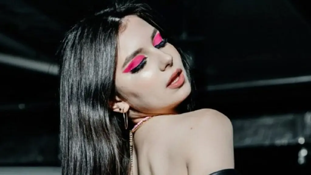 AnnabelLouis's live cam