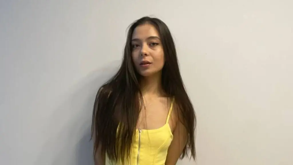 AntoniaGreenhous's live cam