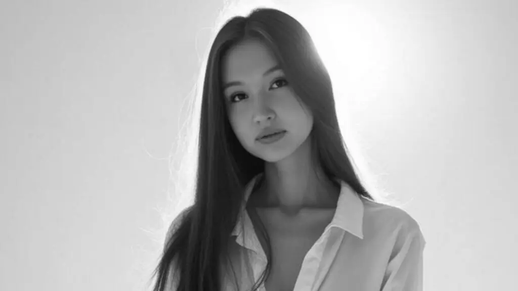 AstridManning's live cam