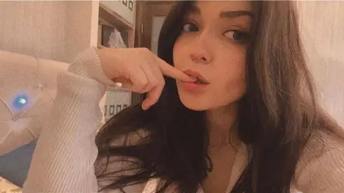 BellaSink's live cam