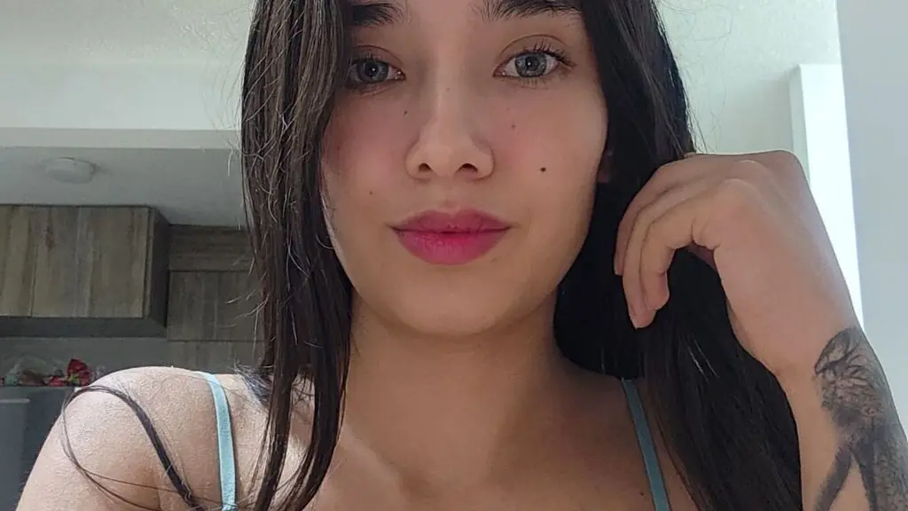 CaroCasas's live cam