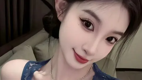 ClaraElla's live cam