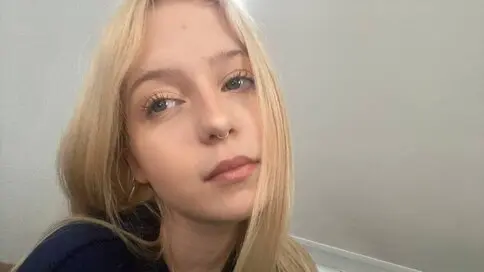 ElizabethRowy's live cam