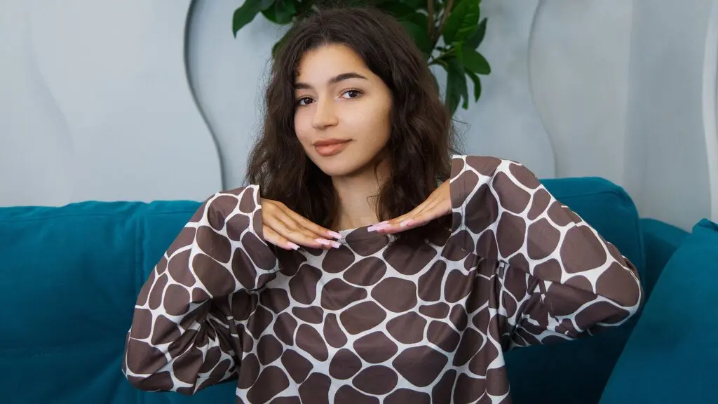 EmmieWren's live cam