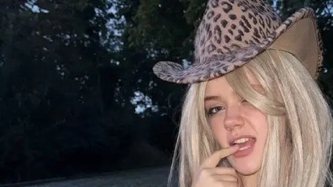 HollyMollys's live cam