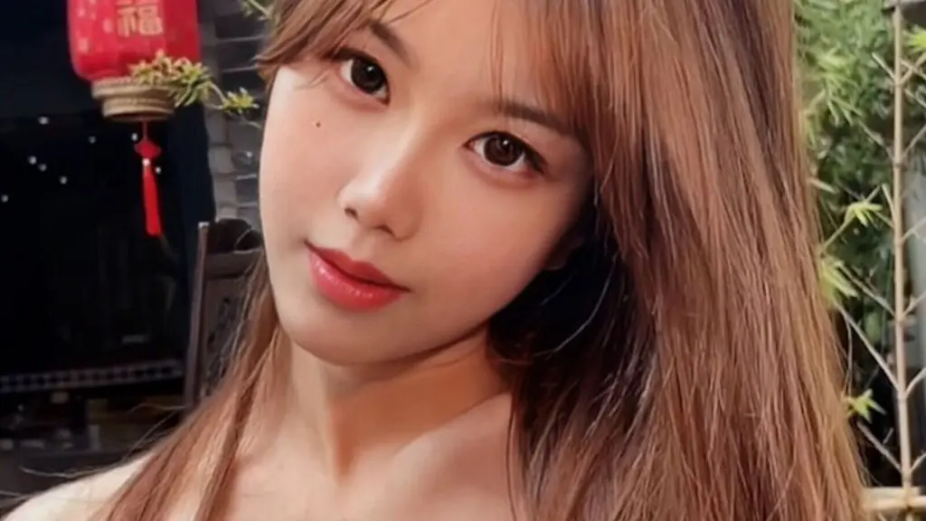 IreneTang's live cam