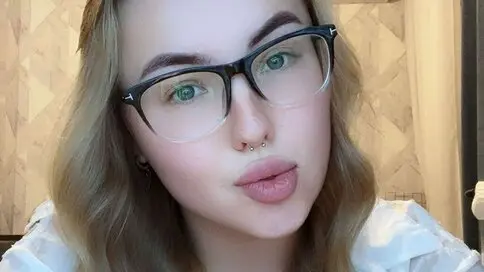 JuditWilson's live cam