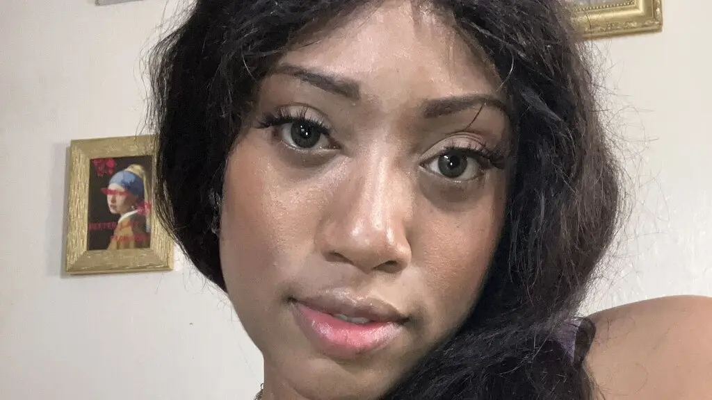 JuneSummers's live cam