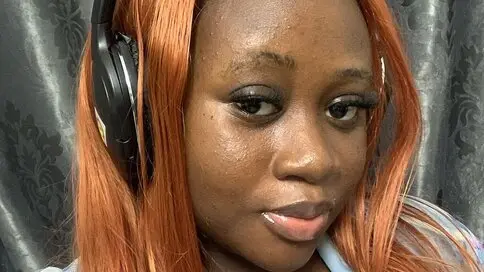 KatieNubian's live cam