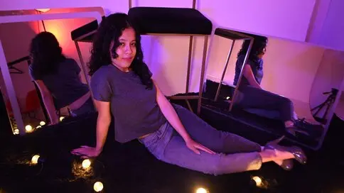 KyaraLux's live cam