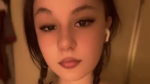 LatinaFaragher's live cam