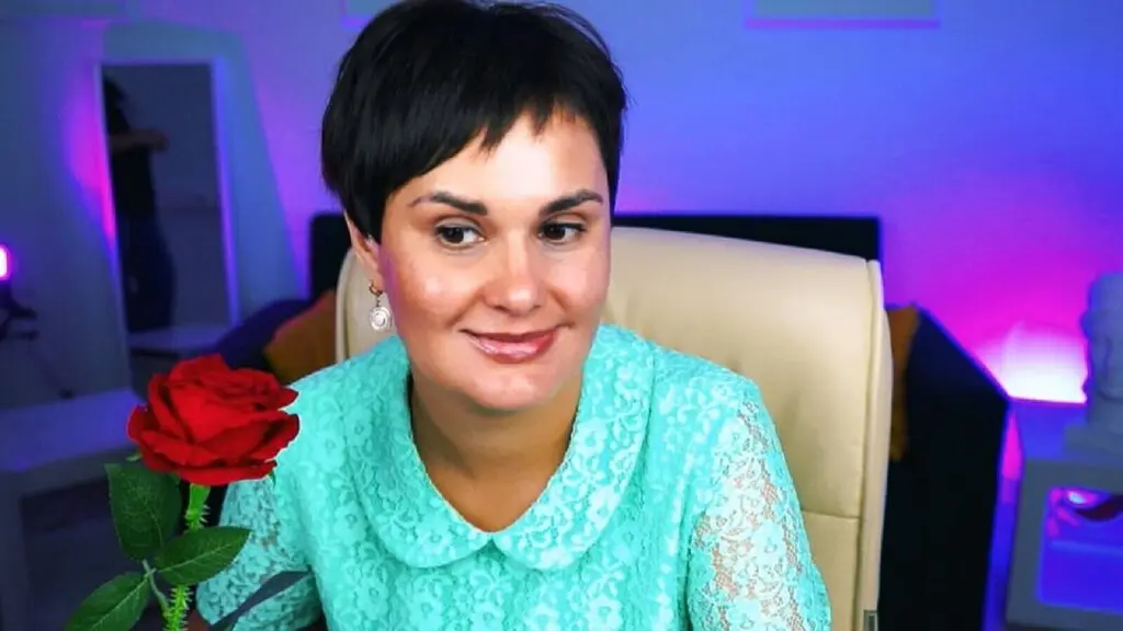 LauraDavidsons's live cam