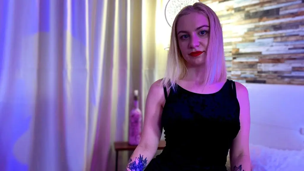 LillyCramer's live cam