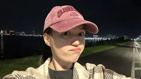 LilySoIar's live cam