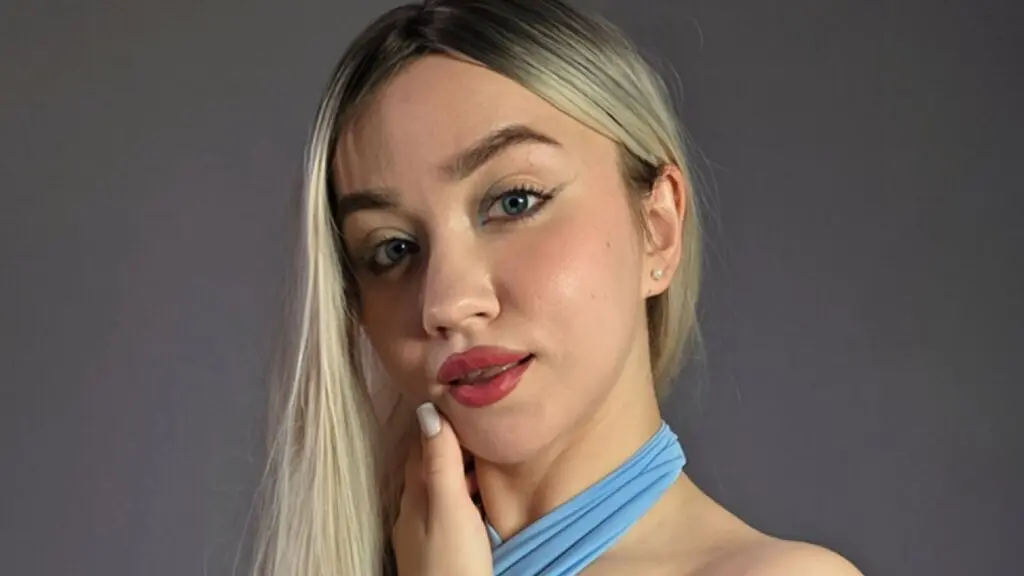 LinaBlu's live cam
