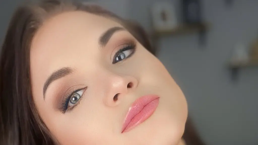 LustrousLuna's live cam