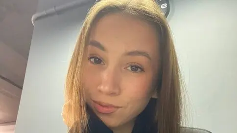 MaxineLibre's live cam