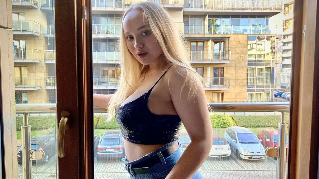 MercedesSkye's live cam