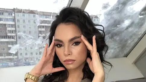 MilaFlow's live cam