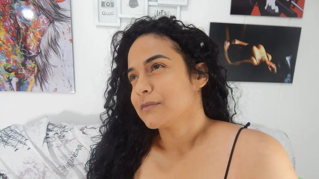 MonicaPatric's live cam