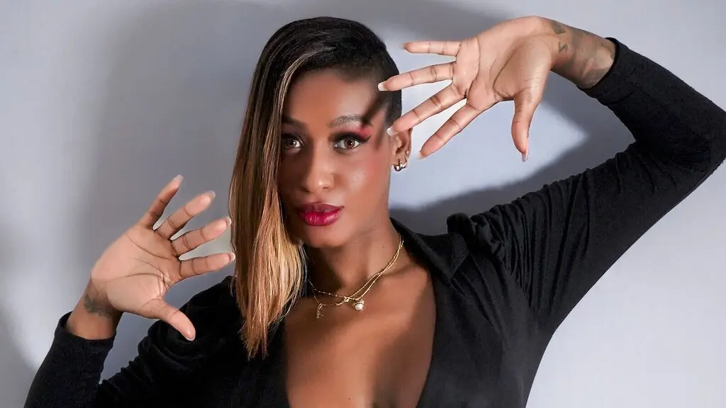 NahomyOwenn's live cam