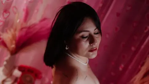 SaraGuzmann's live cam