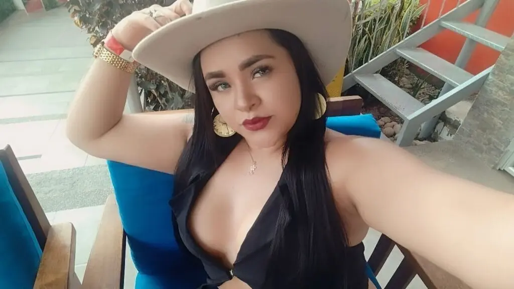 SaritaBlam's live cam