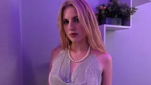 SophiaSparcs's live cam