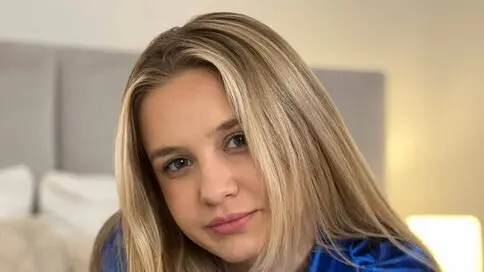 SteshaSky's live cam