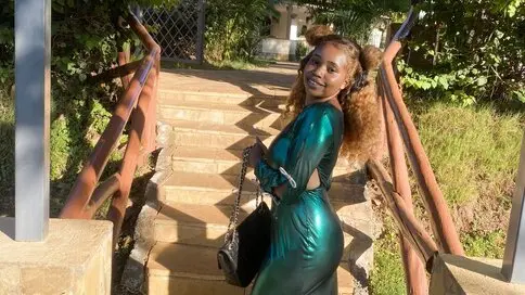 TaliaBansen's live cam