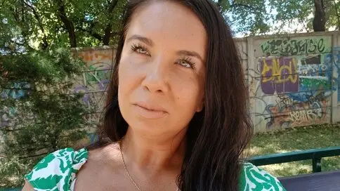 YvonnaElena's live cam